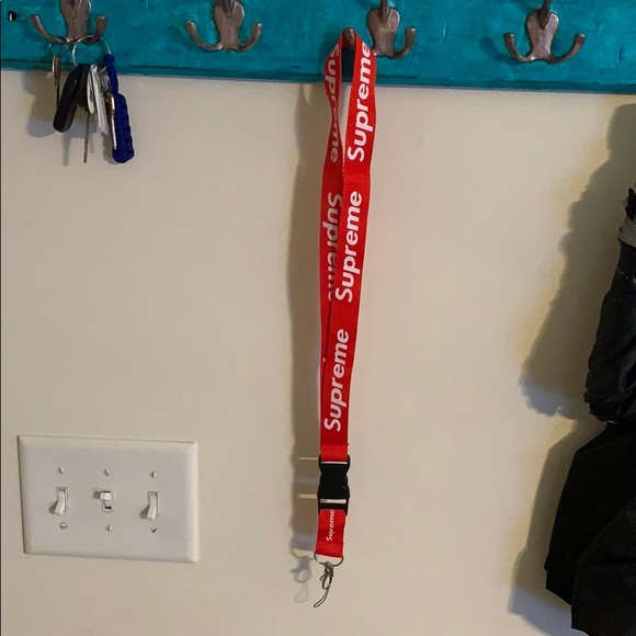 supreme neck keychain